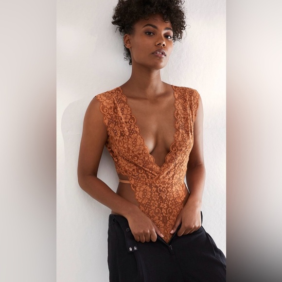 Free People x We Are HAH Cut To The Chase Bodysuit in Brown Sugar NWT Size Large - Picture 1 of 11